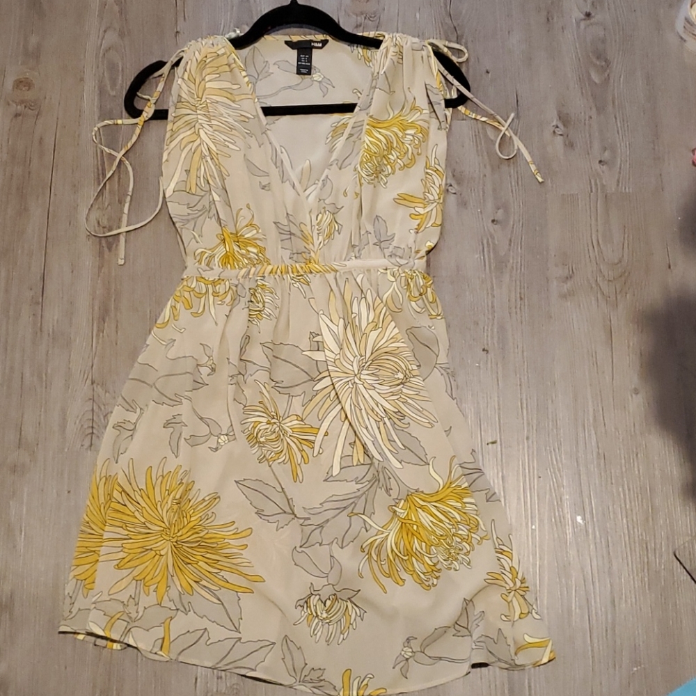H&M | Womens Summer Dress | Grey Yellow Floral